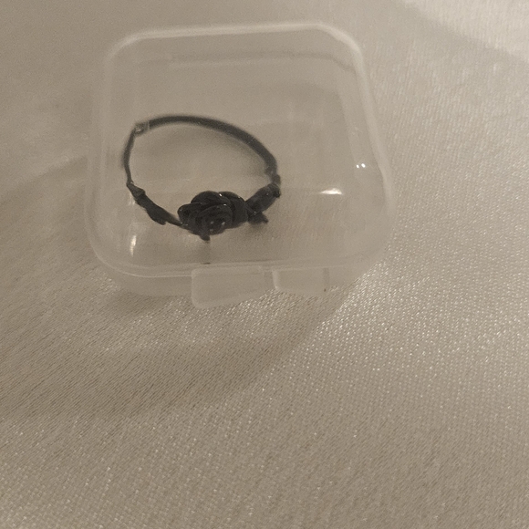 Elegant Silver Rose Ring - Picture 6 of 6